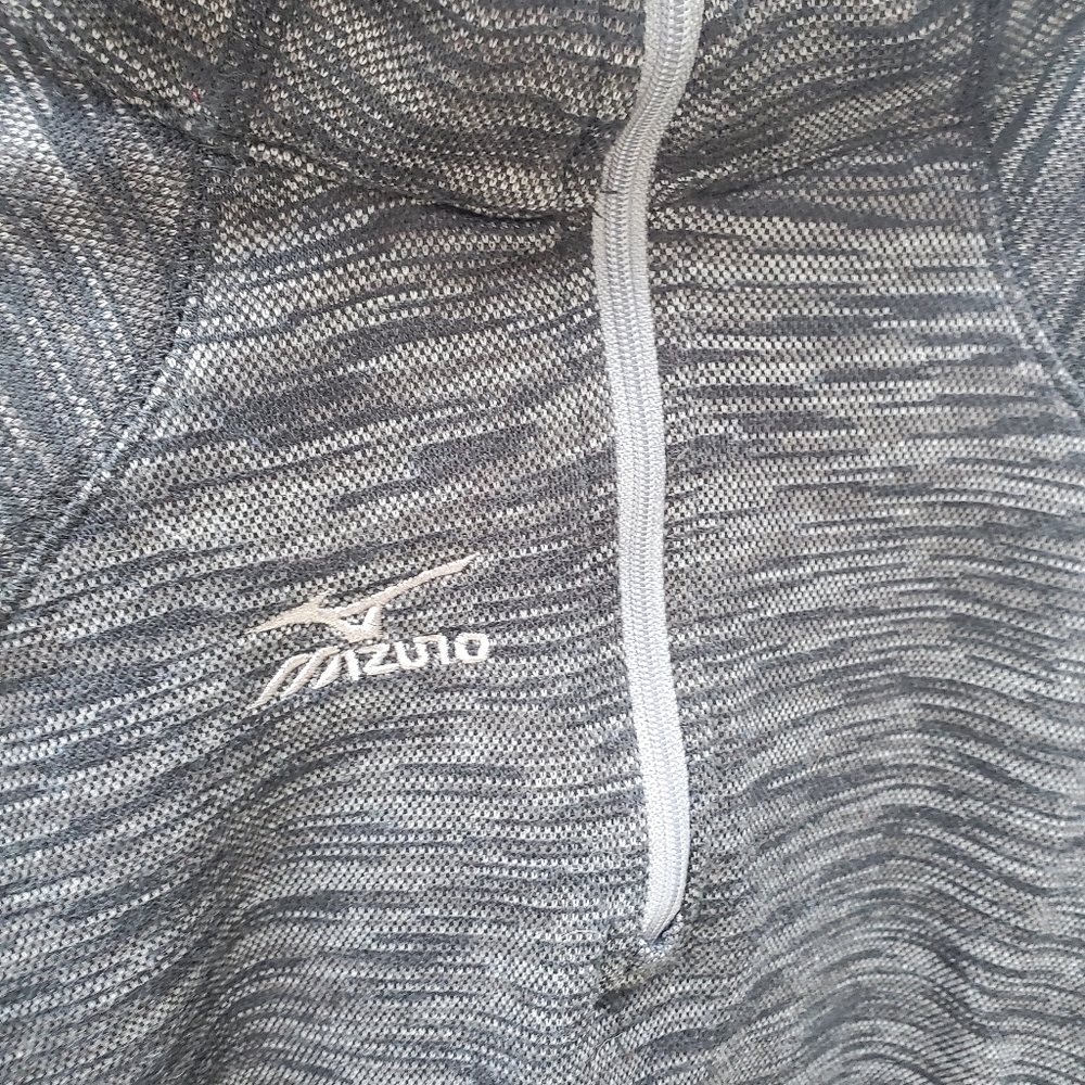 Mizuno Performance Quarter-Zip - Picture 2 of 5